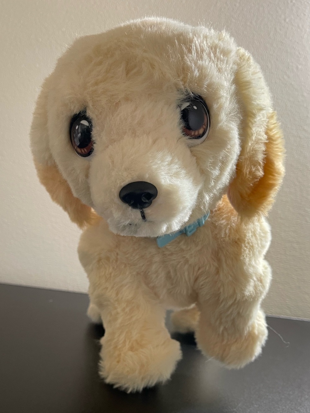 Little Live Pets Ouchies Cooper Retriever Cream Puppy Dog Toy with Blue Collar